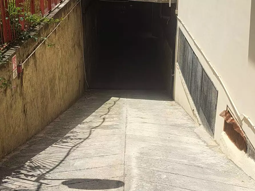 Immagine 39 di Magazzino in vendita  in VIA LUIGI GABELLI 4 a Guidonia Montecelio