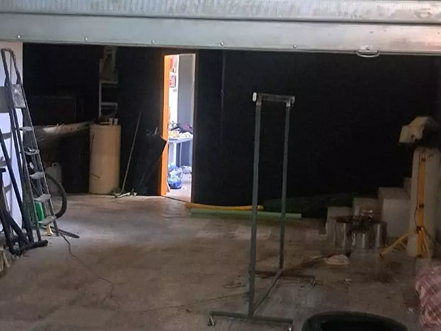 Immagine 56 di Magazzino in vendita  in VIA LUIGI GABELLI 4 a Guidonia Montecelio