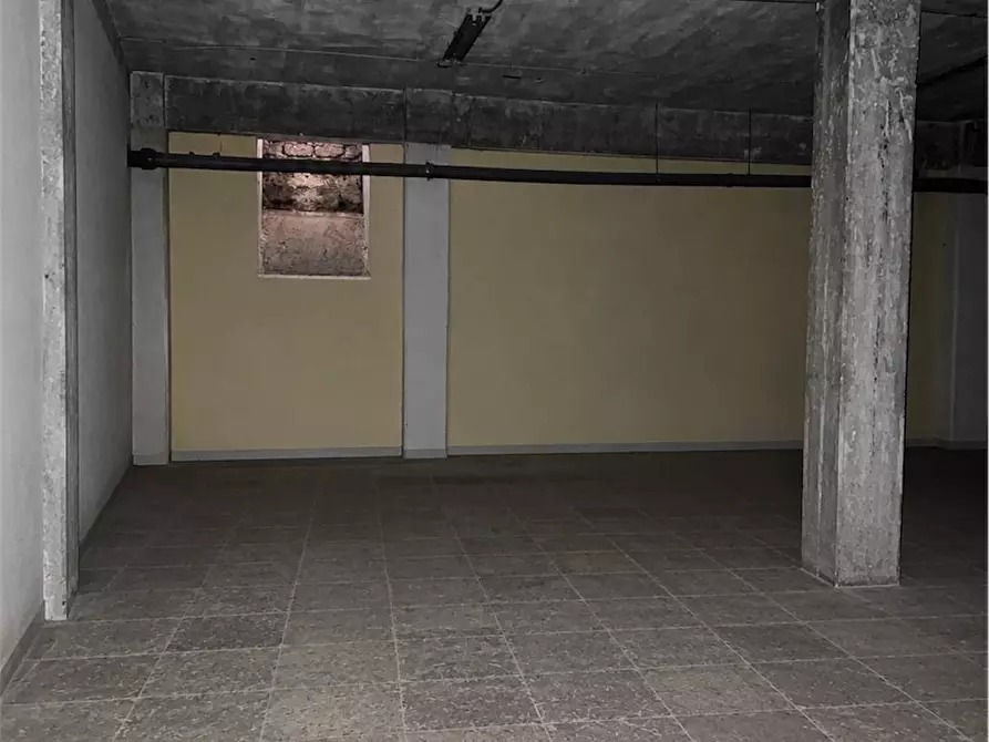 Immagine 3 di Magazzino in vendita  in VIA LUIGI GABELLI 4 a Guidonia Montecelio