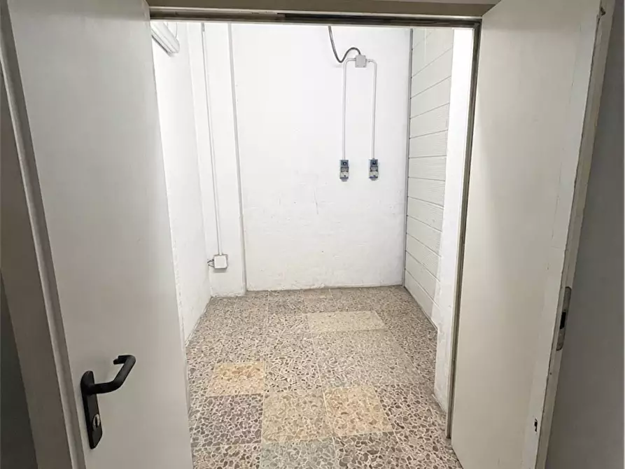 Immagine 5 di Magazzino in vendita  in VIA LUIGI GABELLI 4 a Guidonia Montecelio
