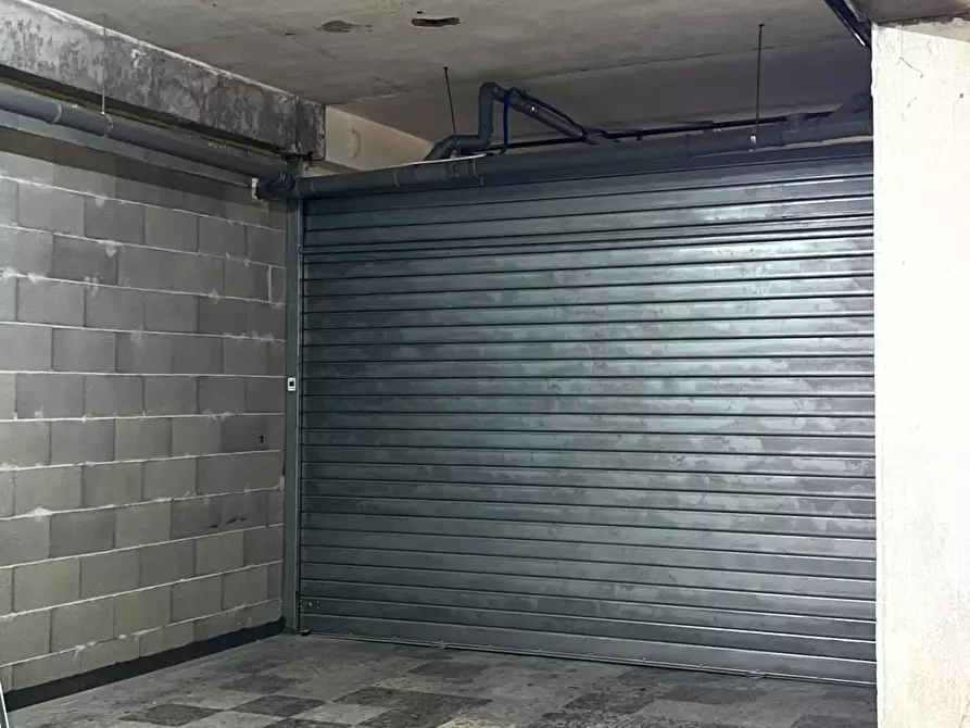 Immagine 61 di Magazzino in vendita  in VIA LUIGI GABELLI 4 a Guidonia Montecelio