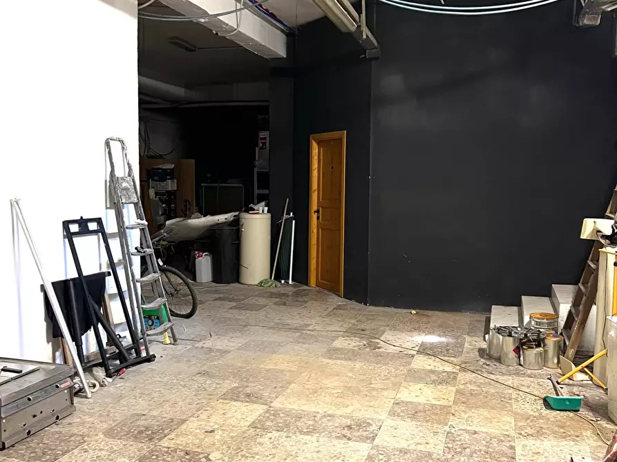 Immagine 14 di Magazzino in vendita  in VIA LUIGI GABELLI 4 a Guidonia Montecelio