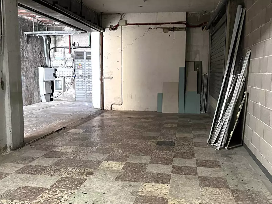 Immagine 71 di Magazzino in vendita  in VIA LUIGI GABELLI 4 a Guidonia Montecelio