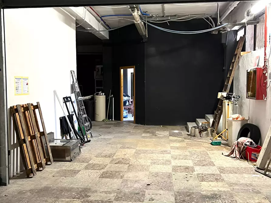Immagine 19 di Magazzino in vendita  in VIA LUIGI GABELLI 4 a Guidonia Montecelio