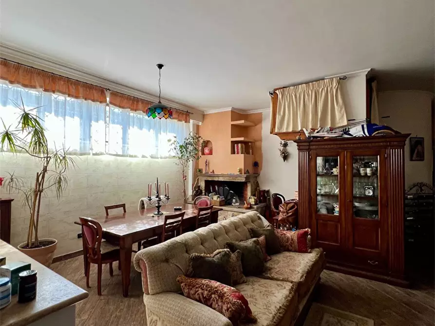 Immagine 3 di Casa semindipendente in vendita  in LARGO LIBORIO ROMANO a Guidonia Montecelio