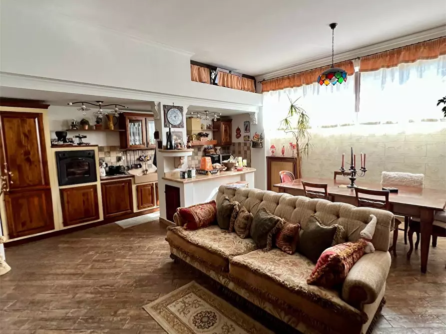 Immagine 5 di Casa semindipendente in vendita  in LARGO LIBORIO ROMANO a Guidonia Montecelio