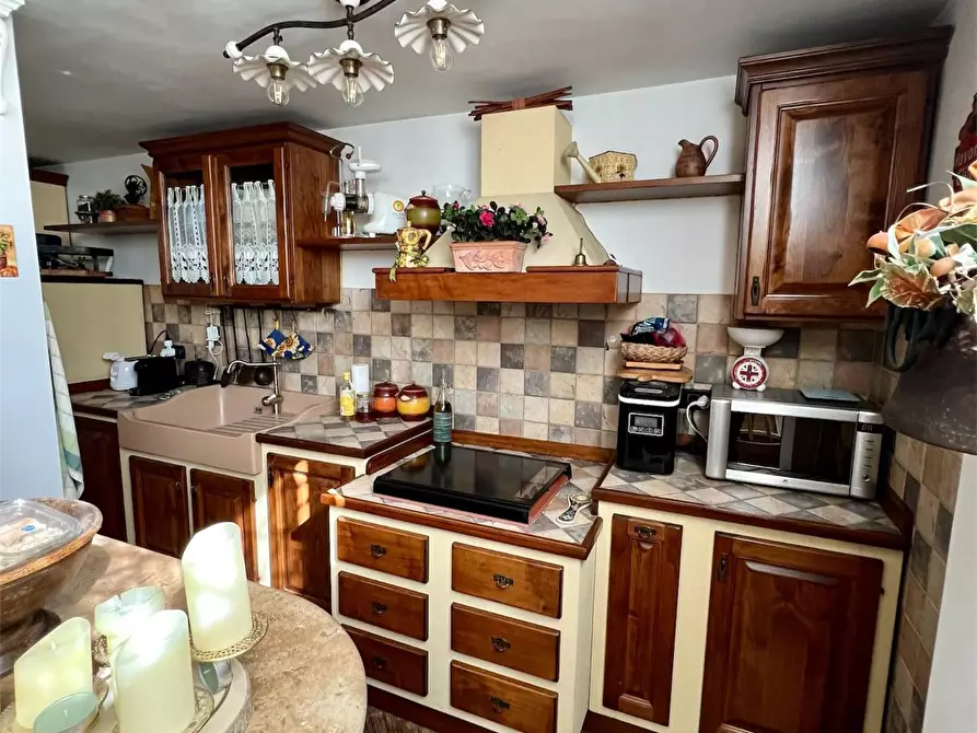 Immagine 37 di Casa semindipendente in vendita  in LARGO LIBORIO ROMANO a Guidonia Montecelio