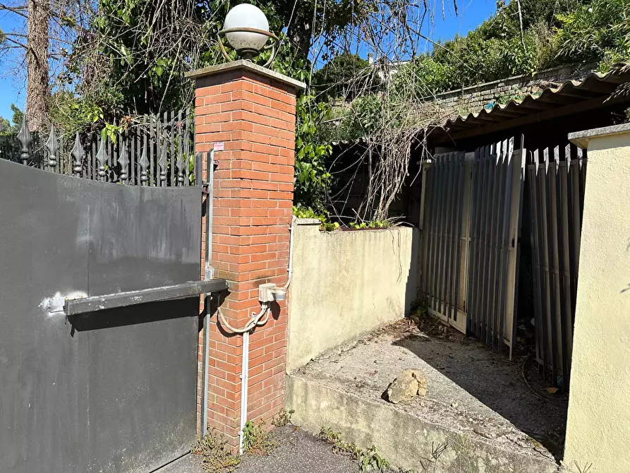 Immagine 2 di Terreno residenziale in vendita  in Via Vinovo a Roma