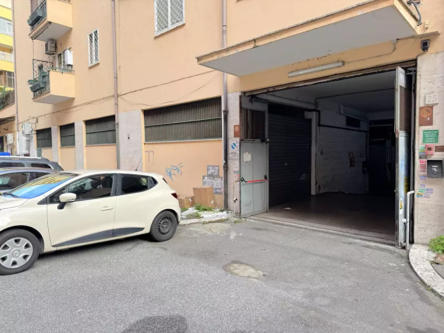 Immagine 2 di Box auto in vendita  in via Alesia a Roma