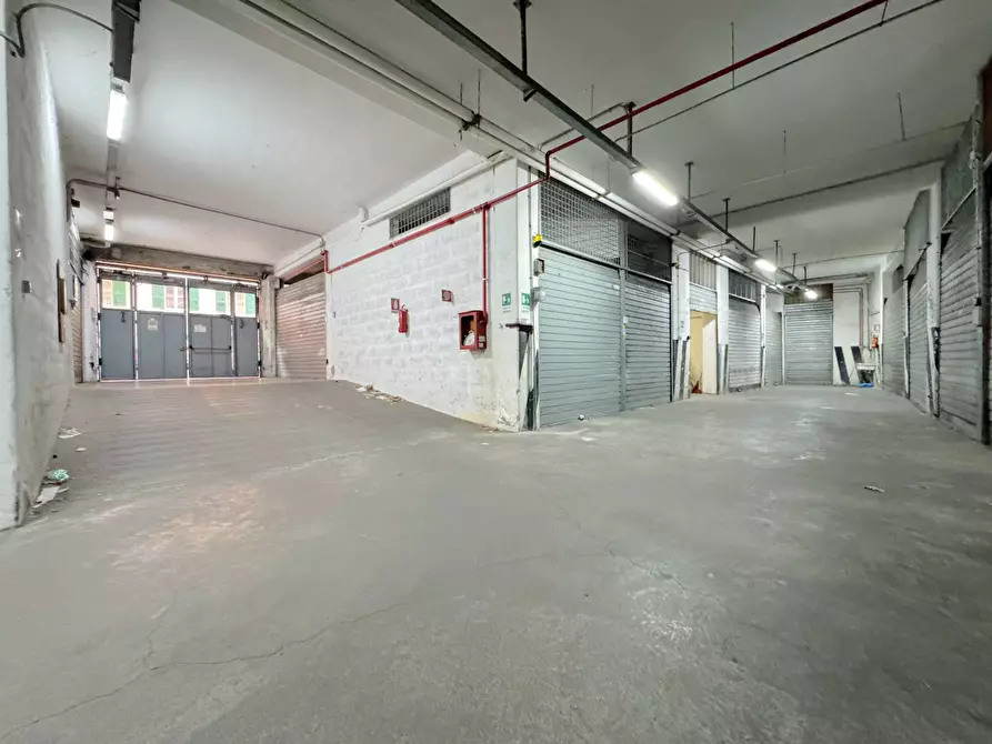 Immagine 9 di Box auto in vendita  in via Alesia a Roma