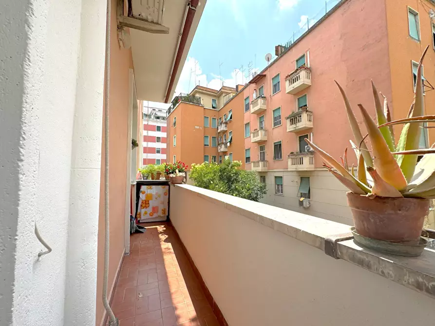 Immagine 13 di Appartamento in vendita  in via Matera a Roma