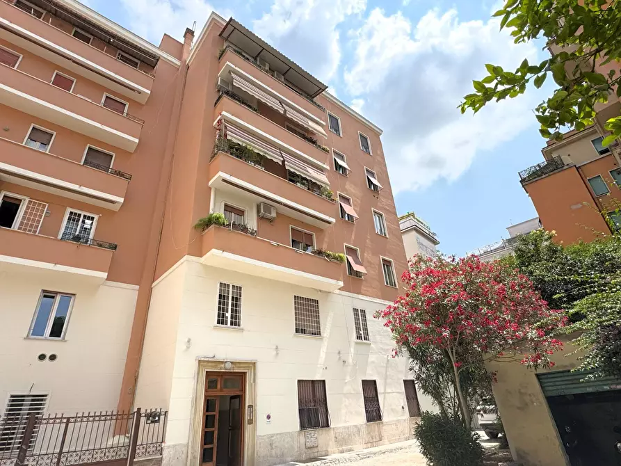 Immagine 31 di Appartamento in vendita  in via Matera a Roma