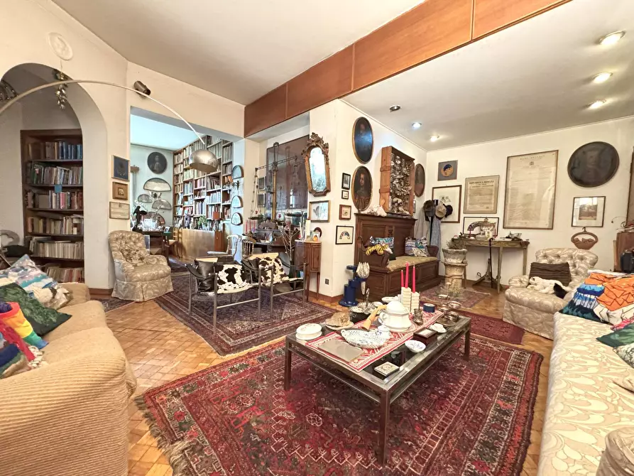 Immagine 6 di Appartamento in vendita  in Via Antonio Gramsci a Roma