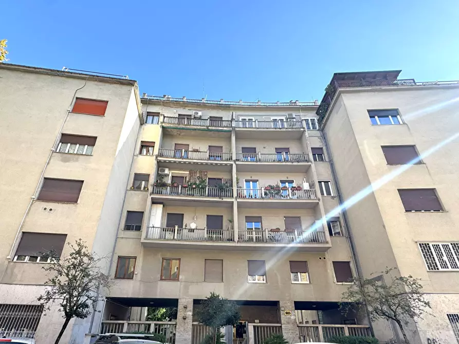 Immagine 2 di Appartamento in vendita  in Via Tracia a Roma