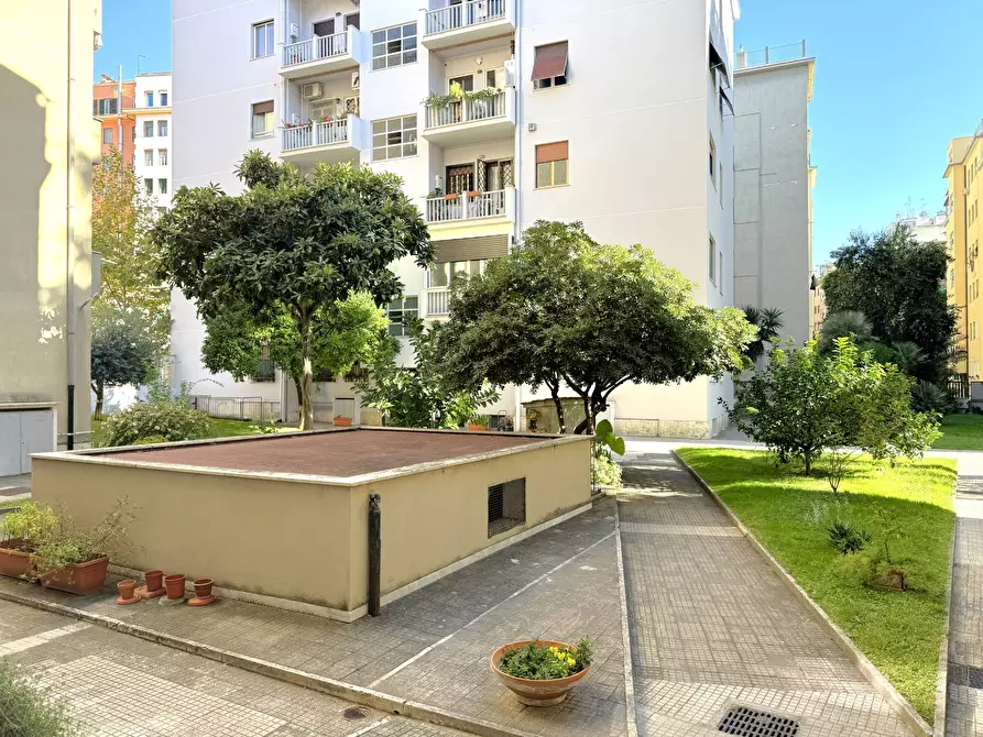 Immagine 7 di Appartamento in vendita  in Via Tracia a Roma
