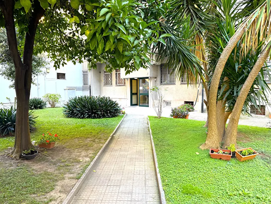 Immagine 8 di Appartamento in vendita  in Via Tracia a Roma