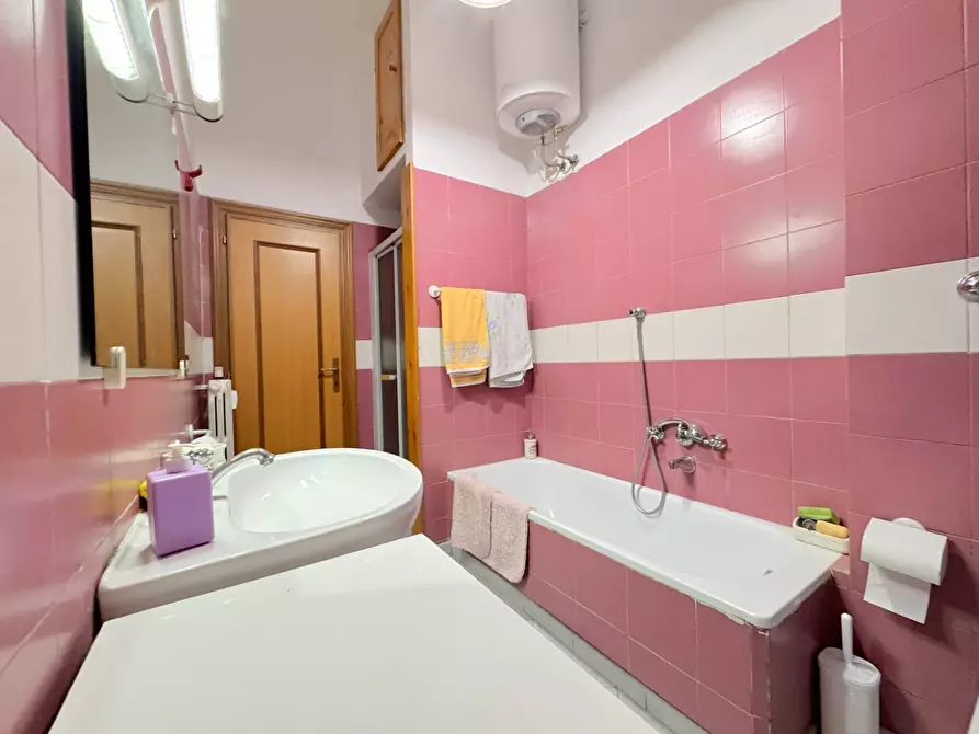 Immagine 26 di Appartamento in vendita  in Via Tracia a Roma