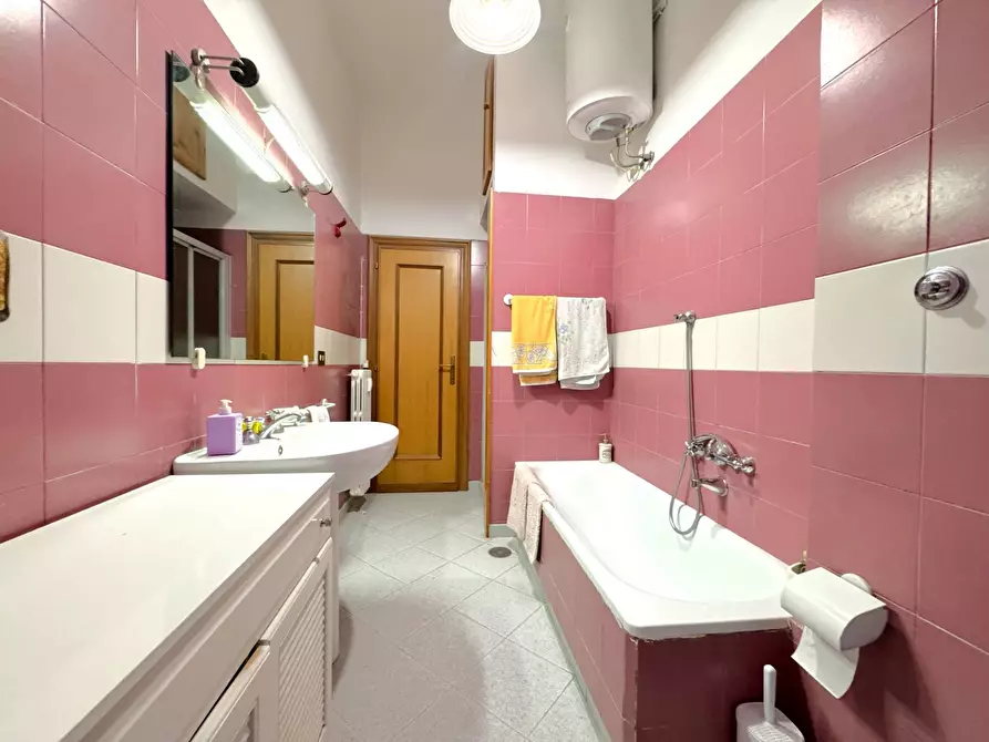 Immagine 27 di Appartamento in vendita  in Via Tracia a Roma