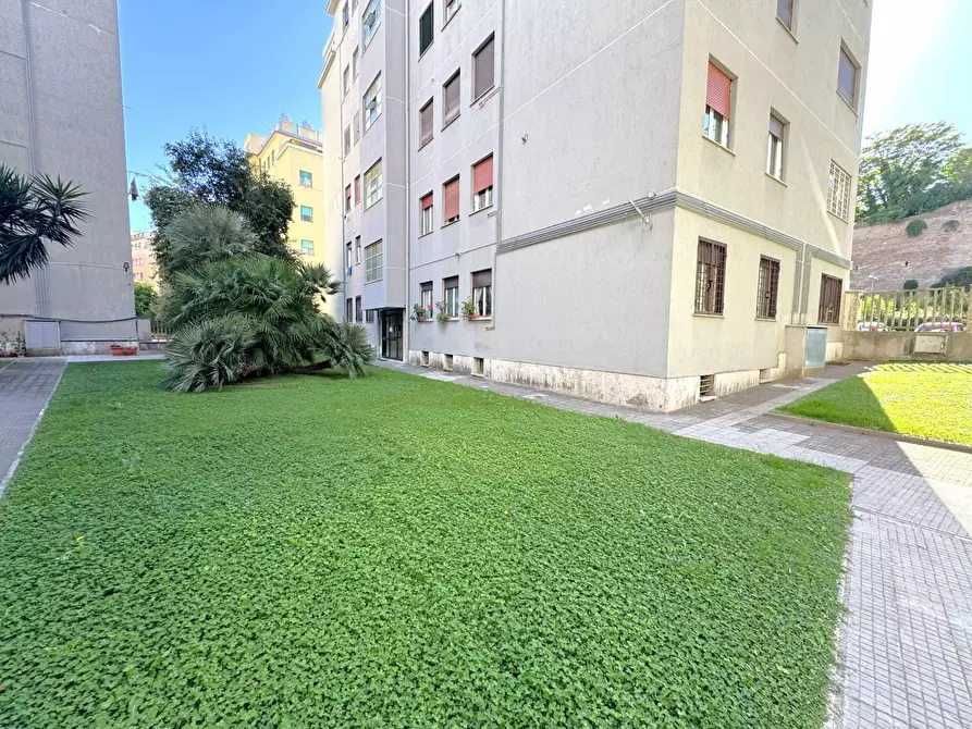 Immagine 31 di Appartamento in vendita  in Via Tracia a Roma