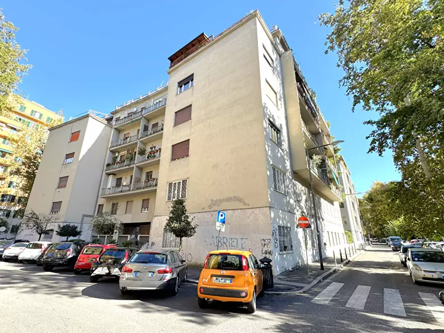 Immagine 32 di Appartamento in vendita  in Via Tracia a Roma