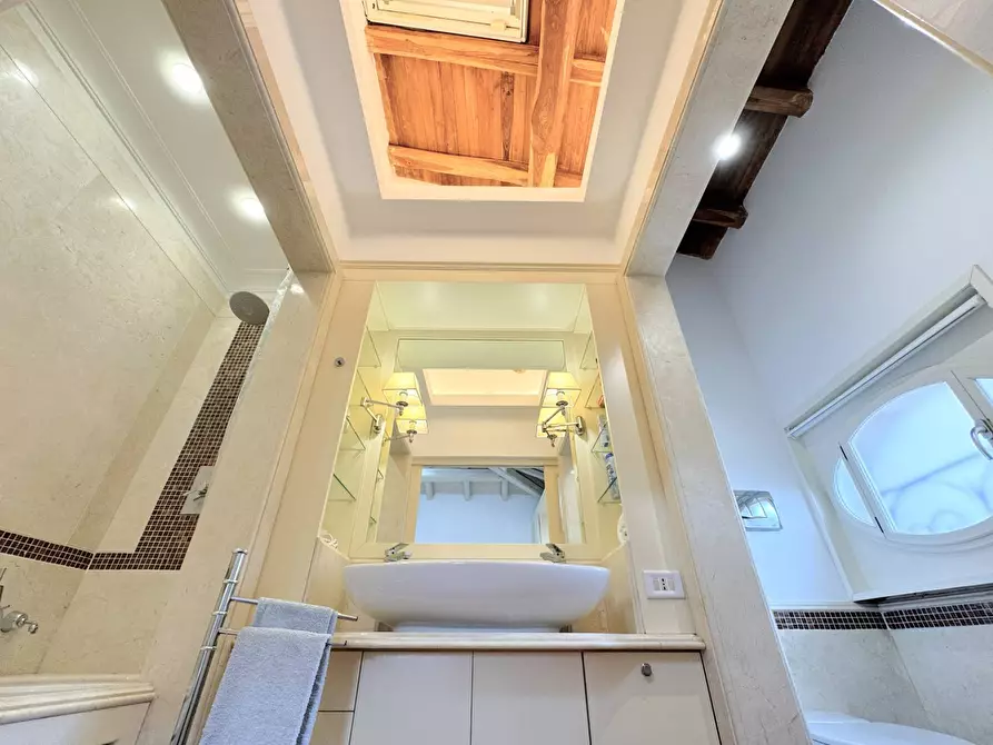 Immagine 85 di Attico in vendita  in Bobbio a Roma