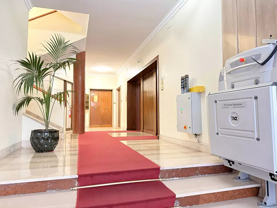 Immagine 2 di Appartamento in vendita  in Via Gallia 10 a Roma