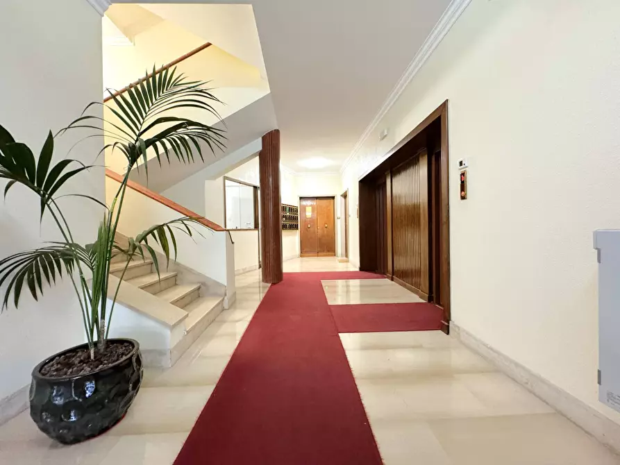 Immagine 3 di Appartamento in vendita  in Via Gallia 10 a Roma