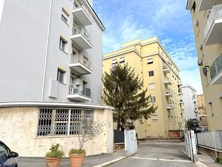 Immagine 2 di Appartamento in vendita  in Via Montefalco a Roma