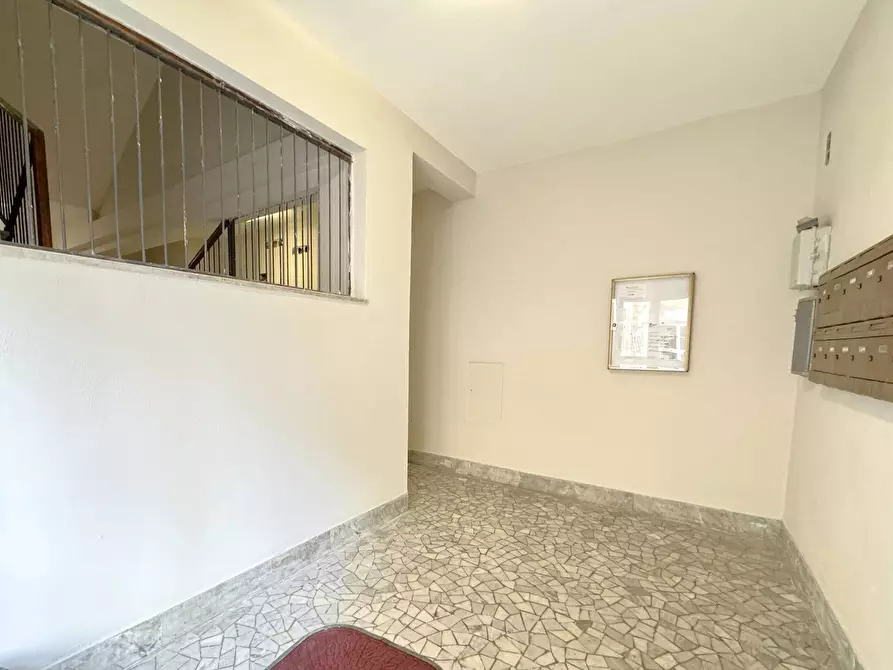 Immagine 3 di Appartamento in vendita  in Via Montefalco a Roma