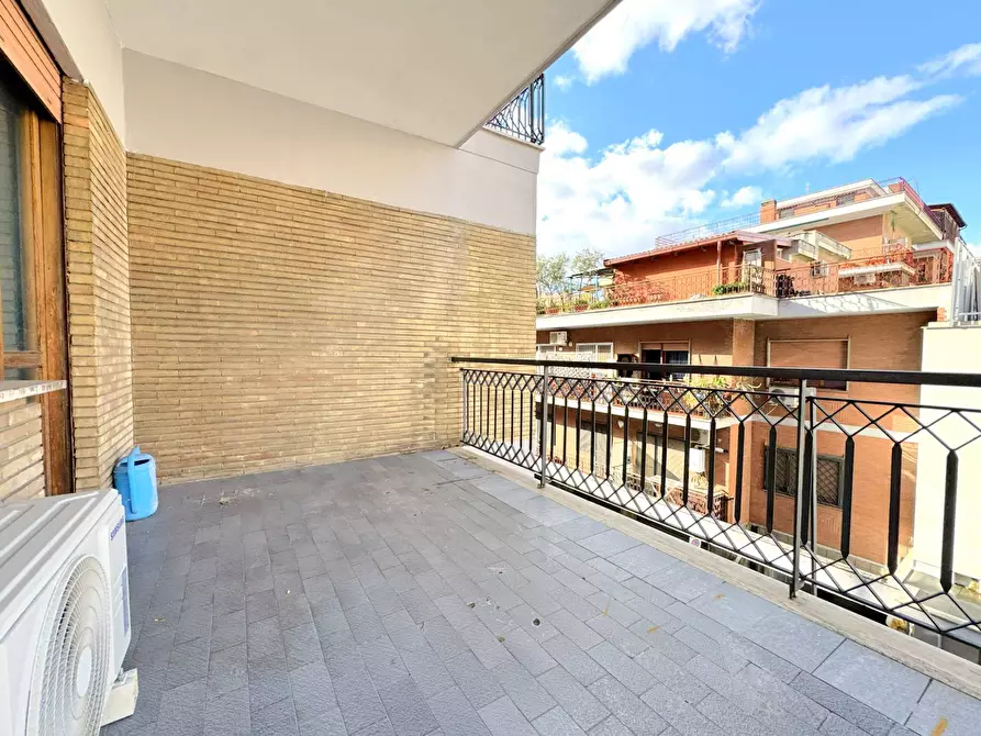 Immagine 20 di Appartamento in vendita  in Via Michele Amari a Roma