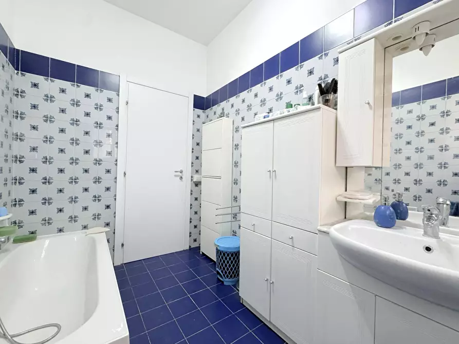 Immagine 33 di Appartamento in vendita  in Via Michele Amari a Roma