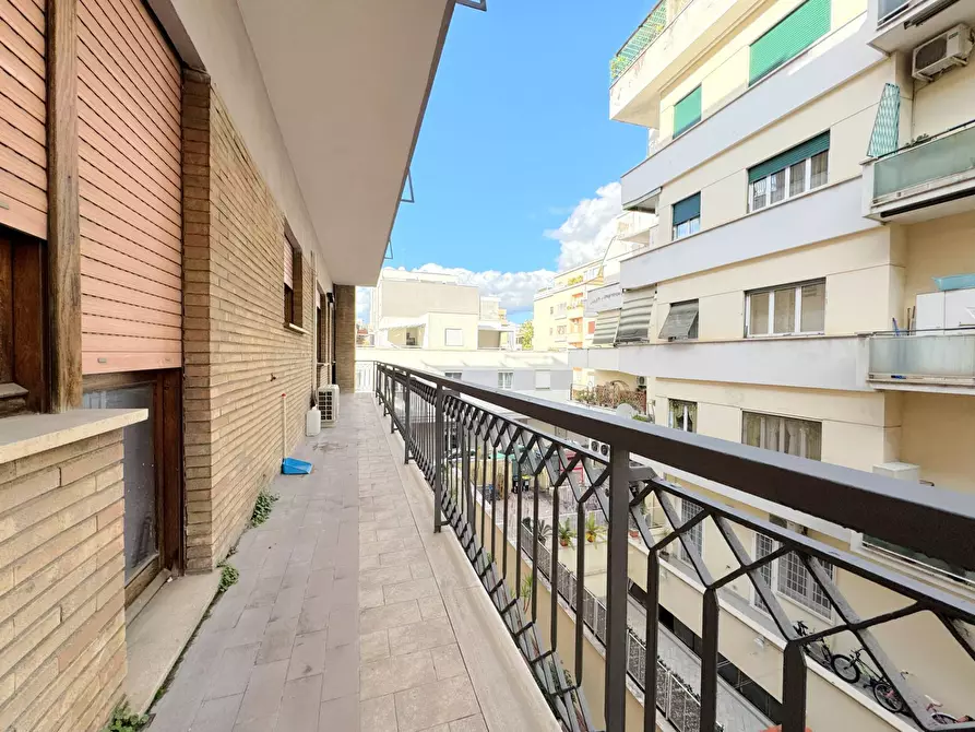 Immagine 39 di Appartamento in vendita  in Via Michele Amari a Roma