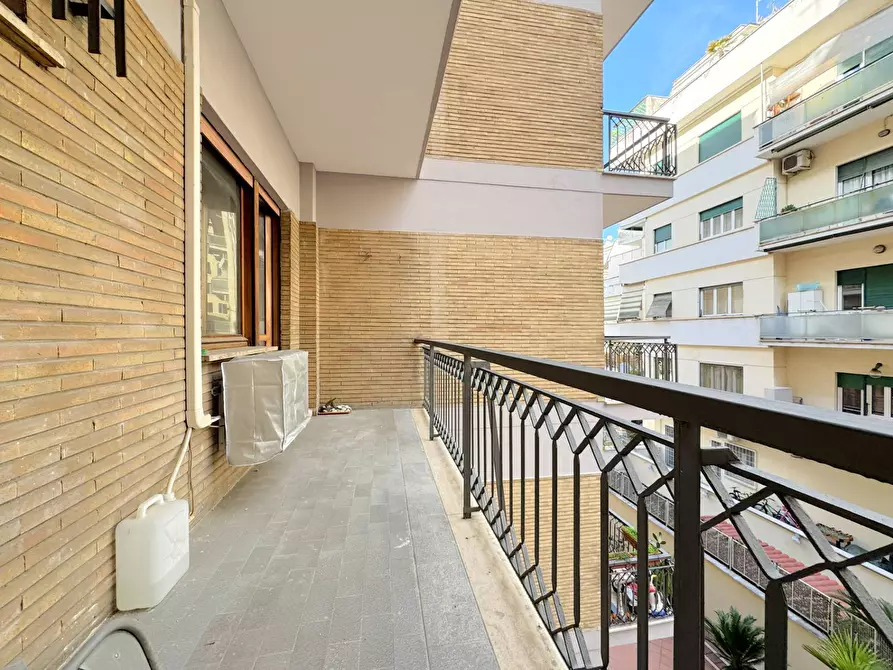 Immagine 44 di Appartamento in vendita  in Via Michele Amari a Roma