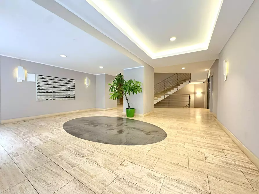 Immagine 24 di Appartamento in vendita  in via delle Baleari a Roma