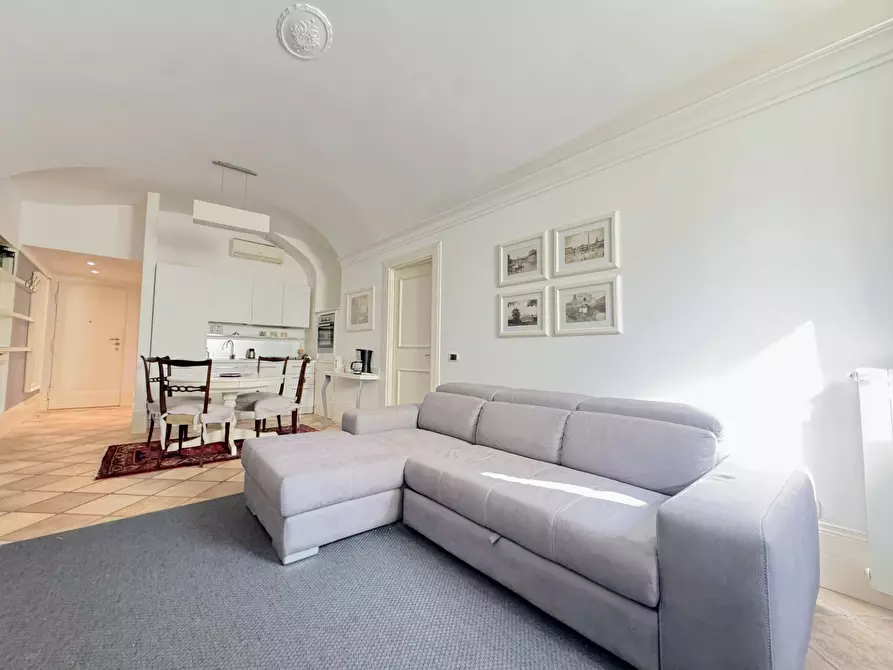 Immagine 12 di Appartamento in vendita  in Via Giuseppe La Farina a Roma