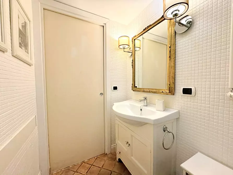 Immagine 26 di Appartamento in vendita  in Via Giuseppe La Farina a Roma