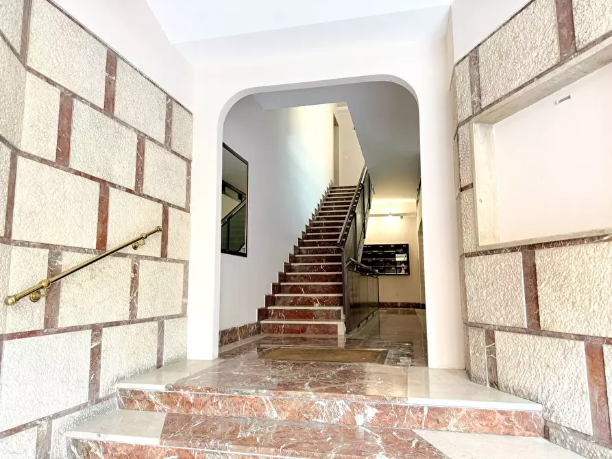 Immagine 2 di Appartamento in vendita  in via Santa Croce in Gerusalemme a Roma