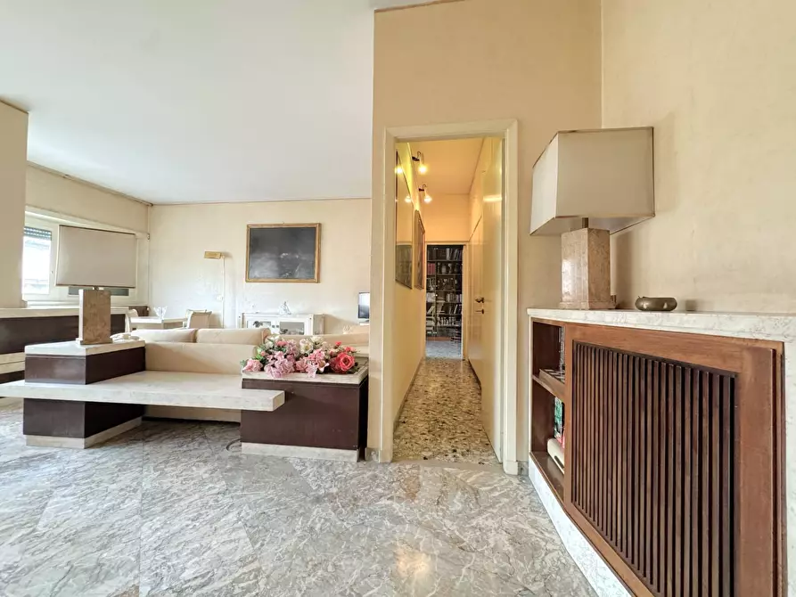 Immagine 3 di Appartamento in vendita  in via Santa Croce in Gerusalemme a Roma