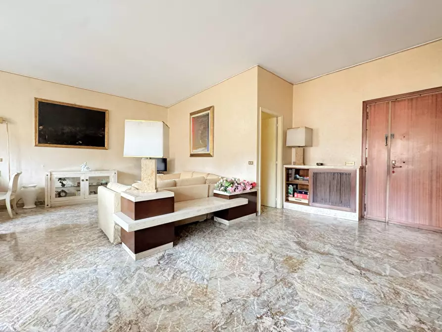 Immagine 7 di Appartamento in vendita  in via Santa Croce in Gerusalemme a Roma