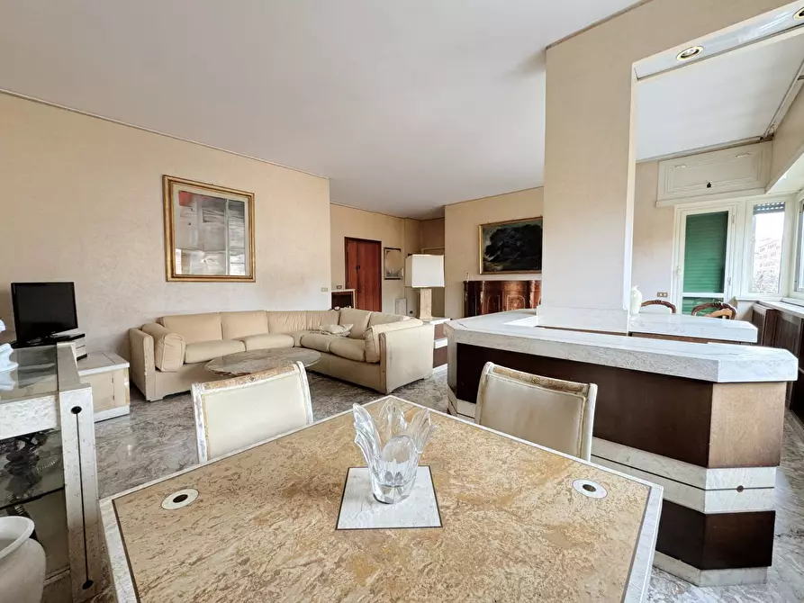 Immagine 8 di Appartamento in vendita  in via Santa Croce in Gerusalemme a Roma