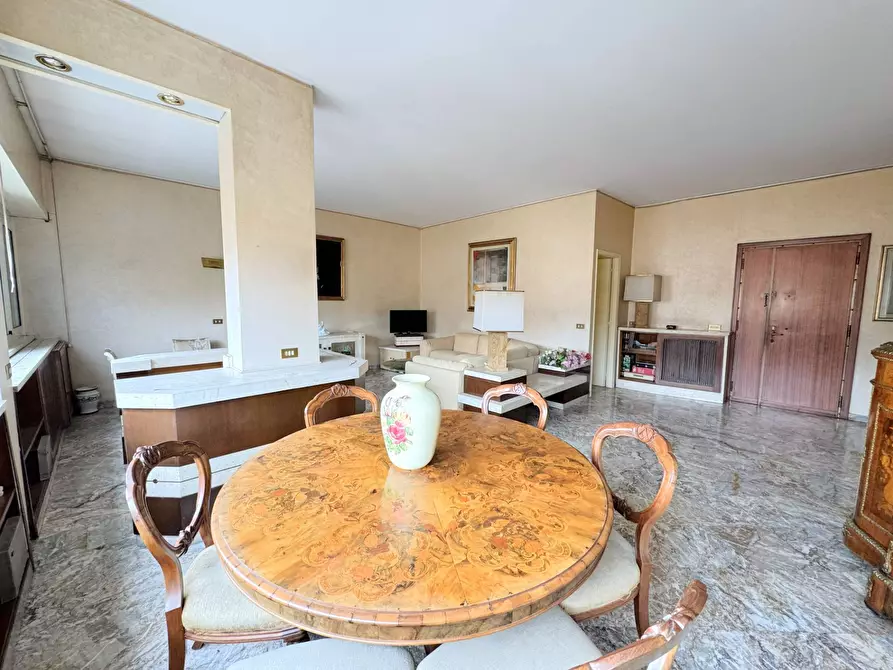 Immagine 10 di Appartamento in vendita  in via Santa Croce in Gerusalemme a Roma