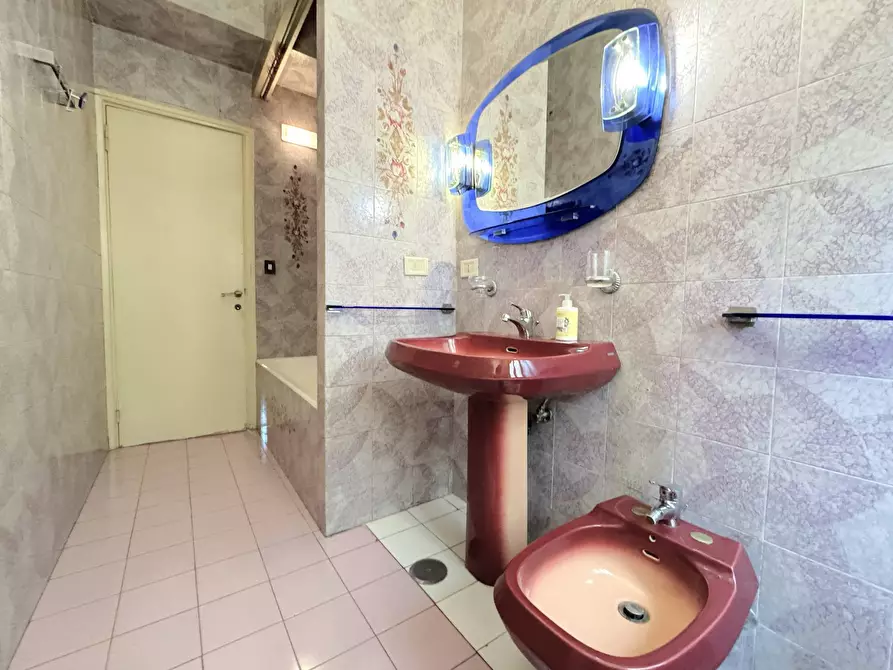 Immagine 37 di Appartamento in vendita  in via Santa Croce in Gerusalemme a Roma