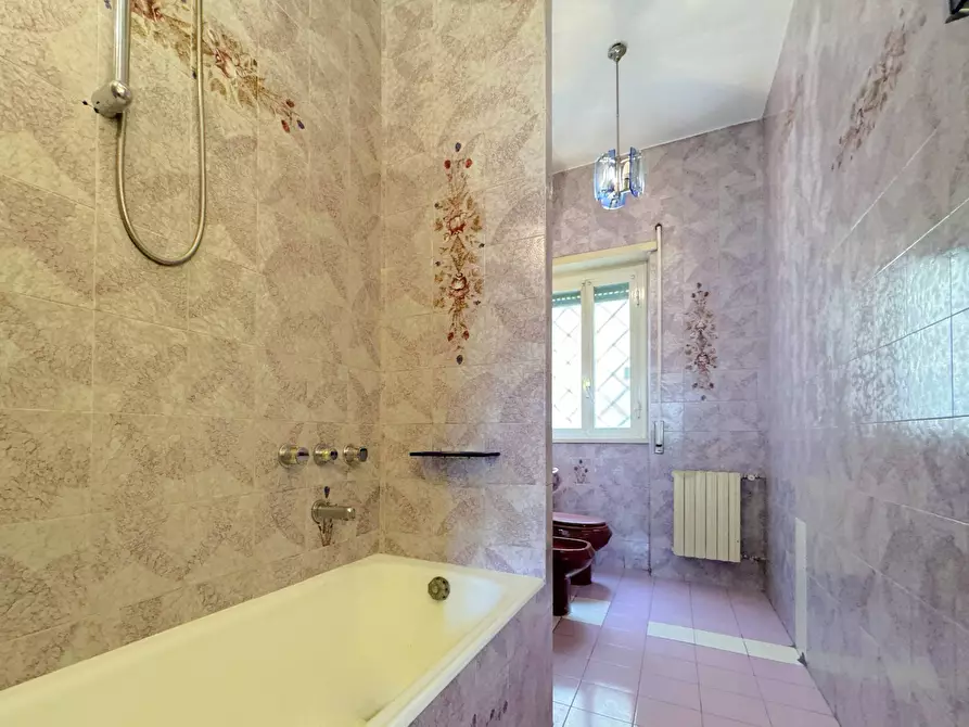 Immagine 40 di Appartamento in vendita  in via Santa Croce in Gerusalemme a Roma