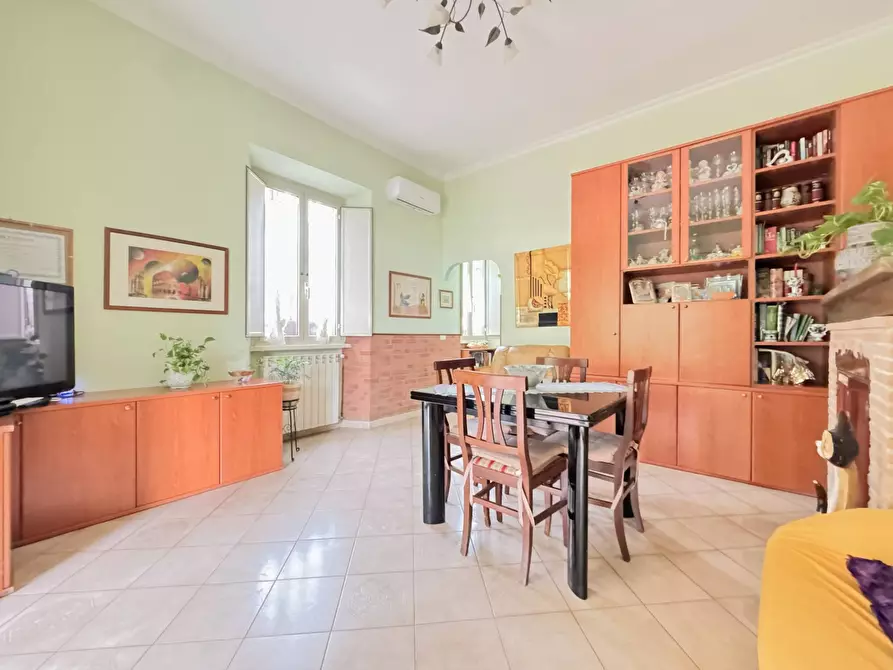 Immagine 5 di Casa indipendente in vendita  in Via villani a Roma