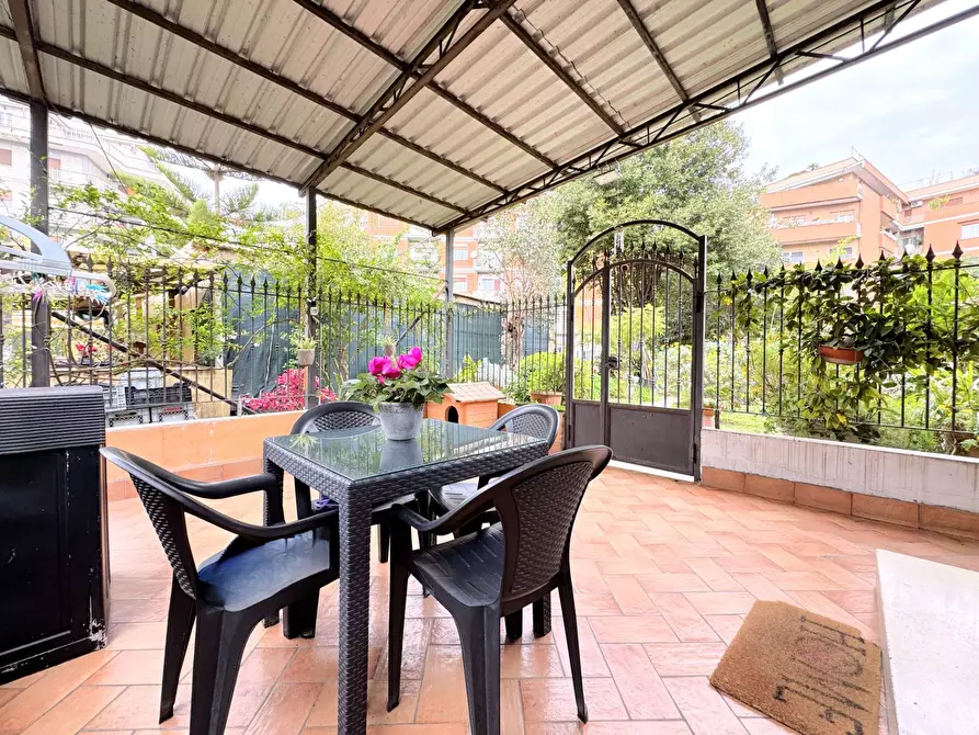 Immagine 8 di Casa indipendente in vendita  in Via villani a Roma