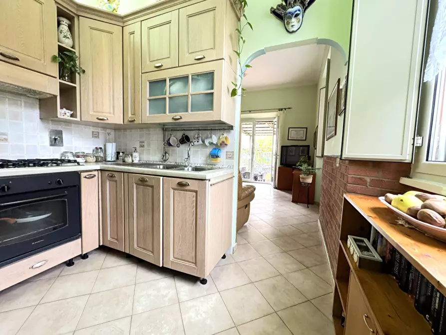 Immagine 11 di Casa indipendente in vendita  in Via villani a Roma