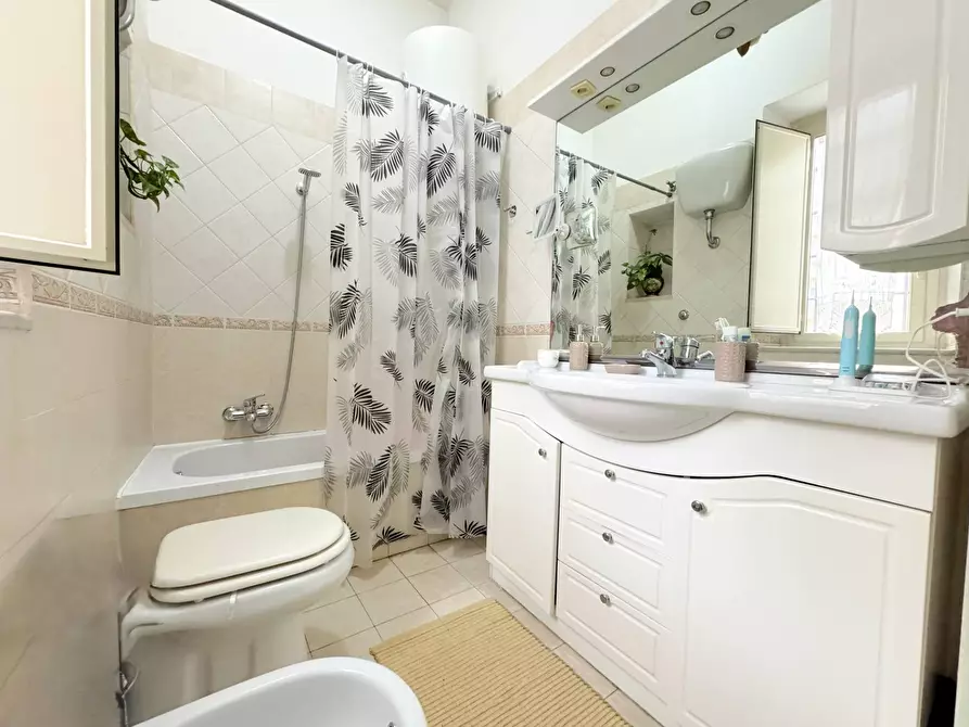 Immagine 19 di Casa indipendente in vendita  in Via villani a Roma