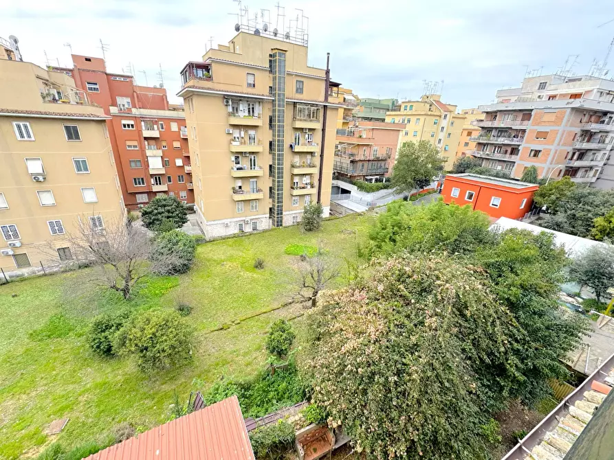 Immagine 27 di Casa indipendente in vendita  in Via villani a Roma