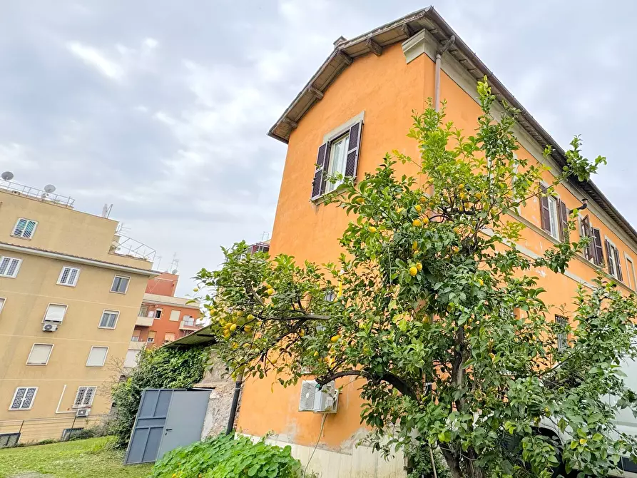 Immagine 50 di Casa indipendente in vendita  in Via villani a Roma