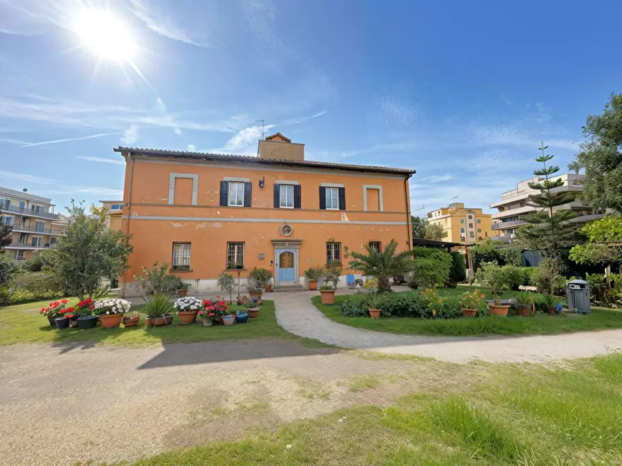 Immagine 3 di Casa indipendente in vendita  in Via villani a Roma